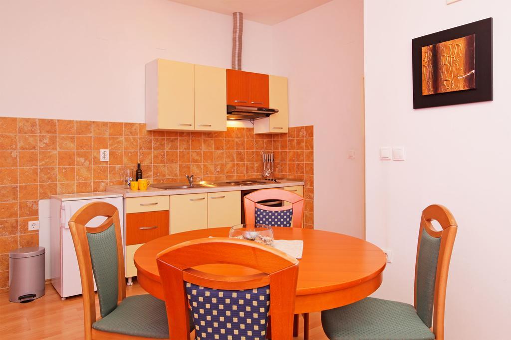 Guest House Kod Peskarije فيلا لوكا الغرفة الصورة
