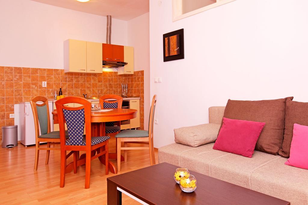 Guest House Kod Peskarije فيلا لوكا الغرفة الصورة