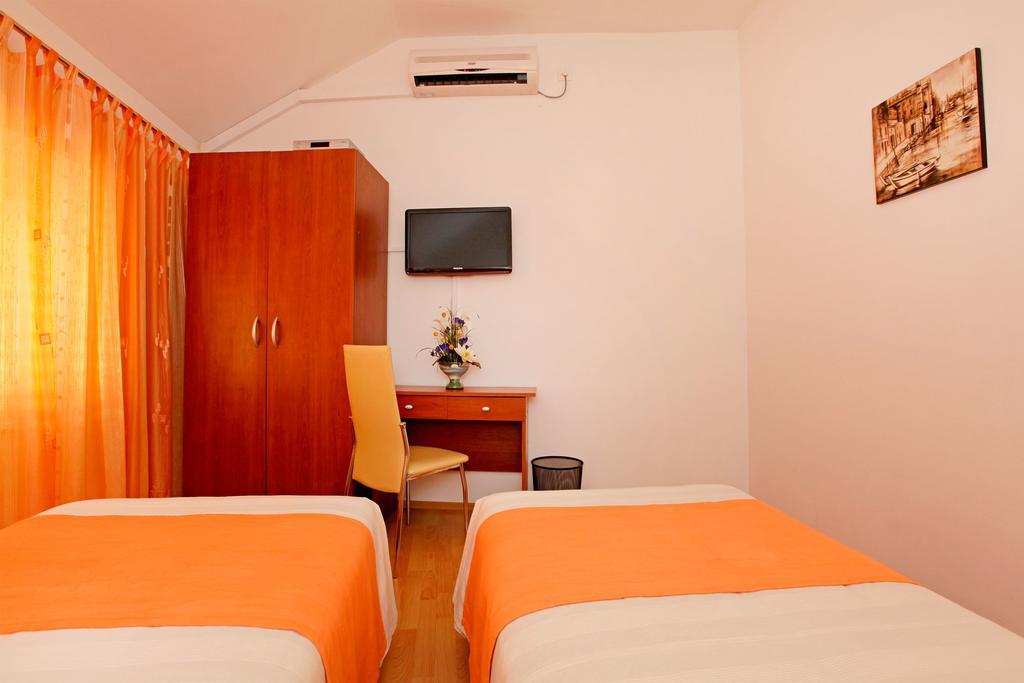 Guest House Kod Peskarije فيلا لوكا الغرفة الصورة