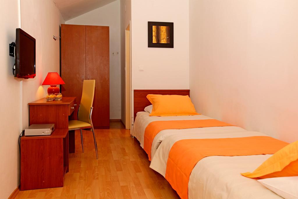 Guest House Kod Peskarije فيلا لوكا الغرفة الصورة
